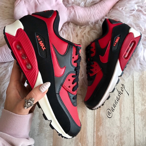 Nike Shoes - NWT Nike Air Max 90